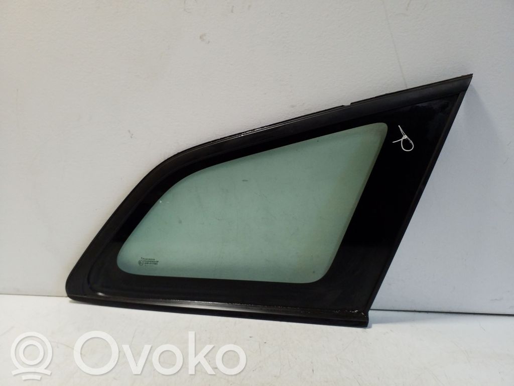 Toyota Corolla E210 E21 Vidrio lateral trasero 