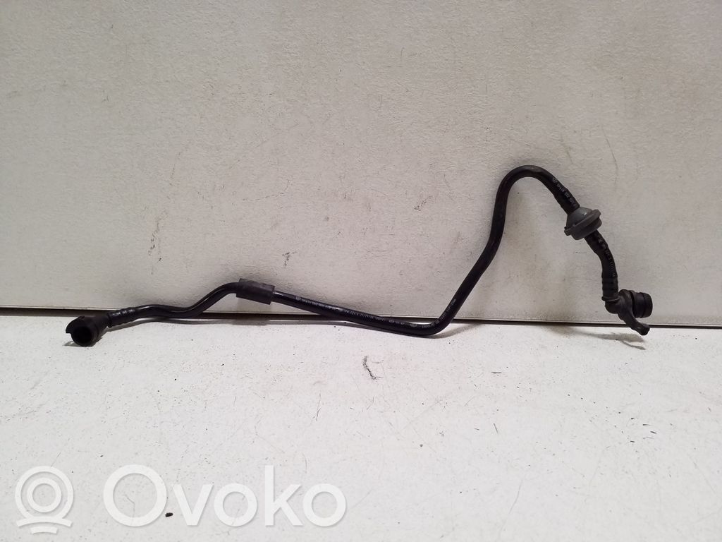 Volkswagen PASSAT B8 Conductă/furtun vacuum 