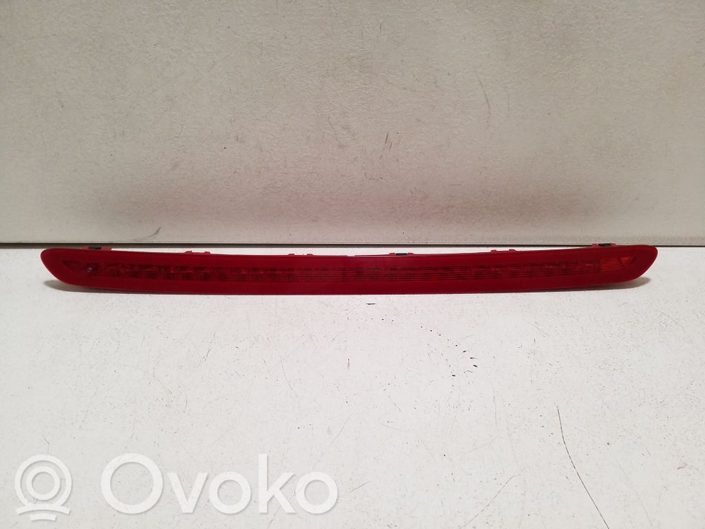 Kolmas/lisäjarruvalo   3G9945087A