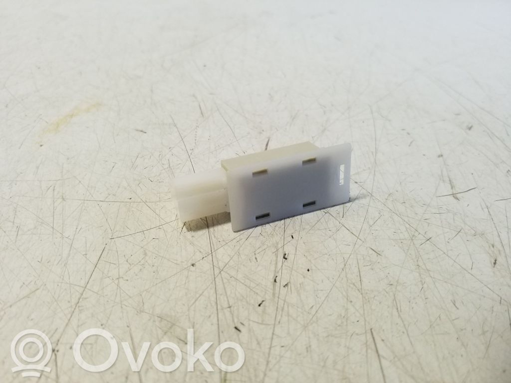 Luz interna puerta trasera   4E0919390