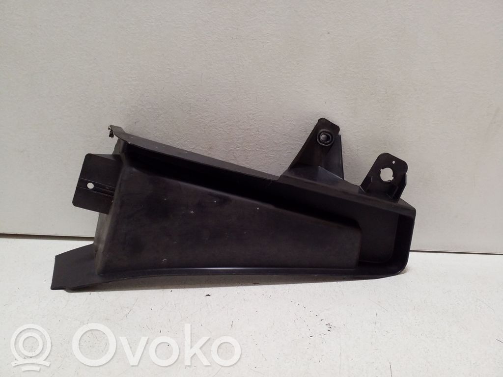 Muu moottoritilan osa   8U2819979A