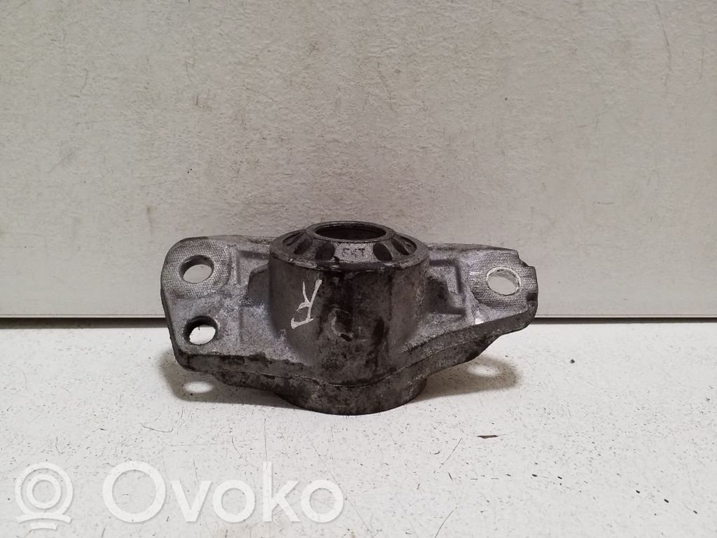Etuiskunvaimentimen kannake   3C0513353C