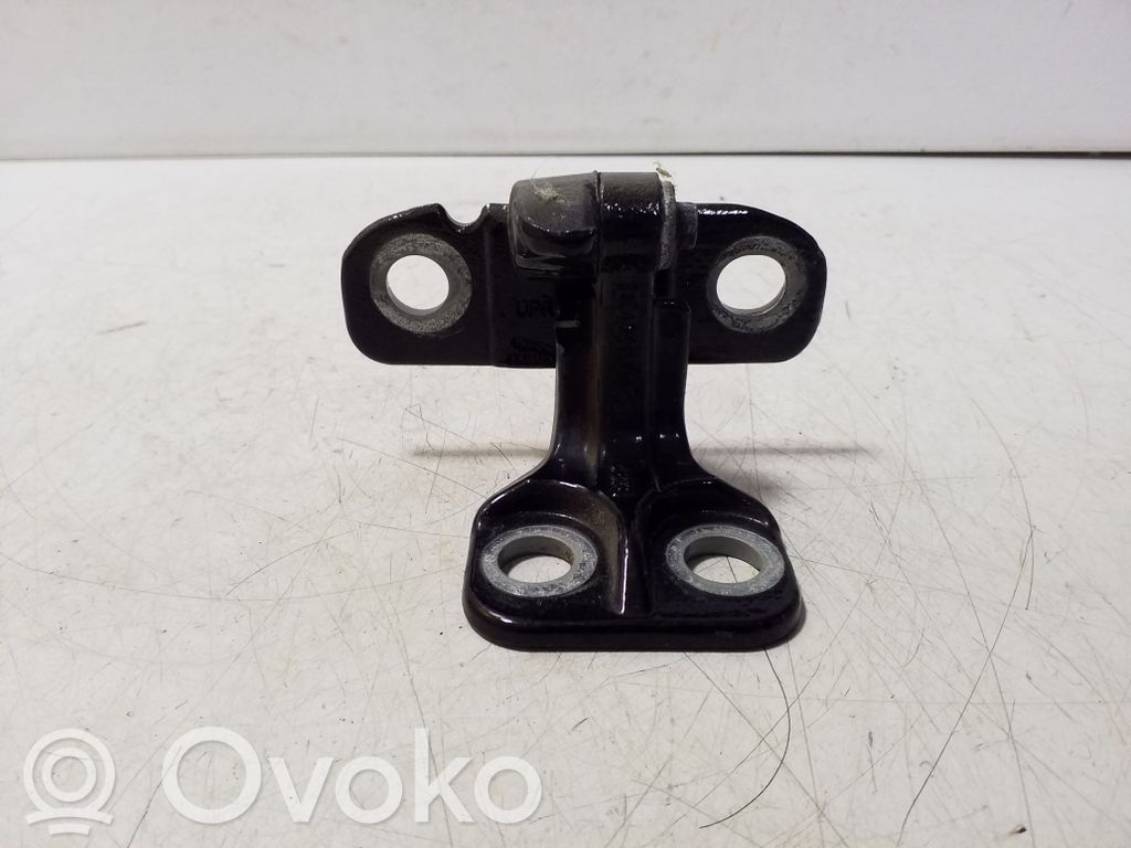 Land Rover Discovery Sport Aizmugurē augšējā vira (eņģe) 