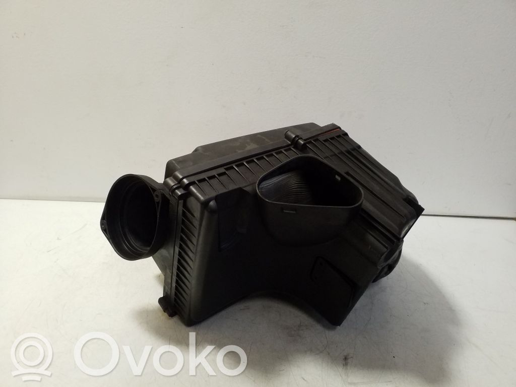 Volvo XC60 Air filter box 