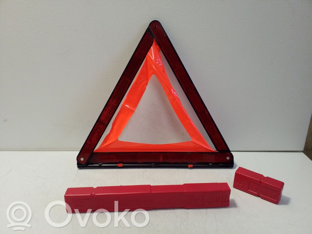 Varoituskolmio   8K0860251