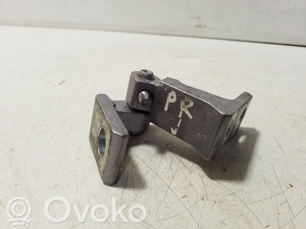 Bisagra superior puerta delantera   8X0831404B