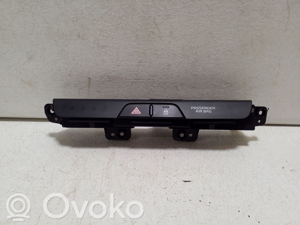KIA Stonic Hazard light switch 