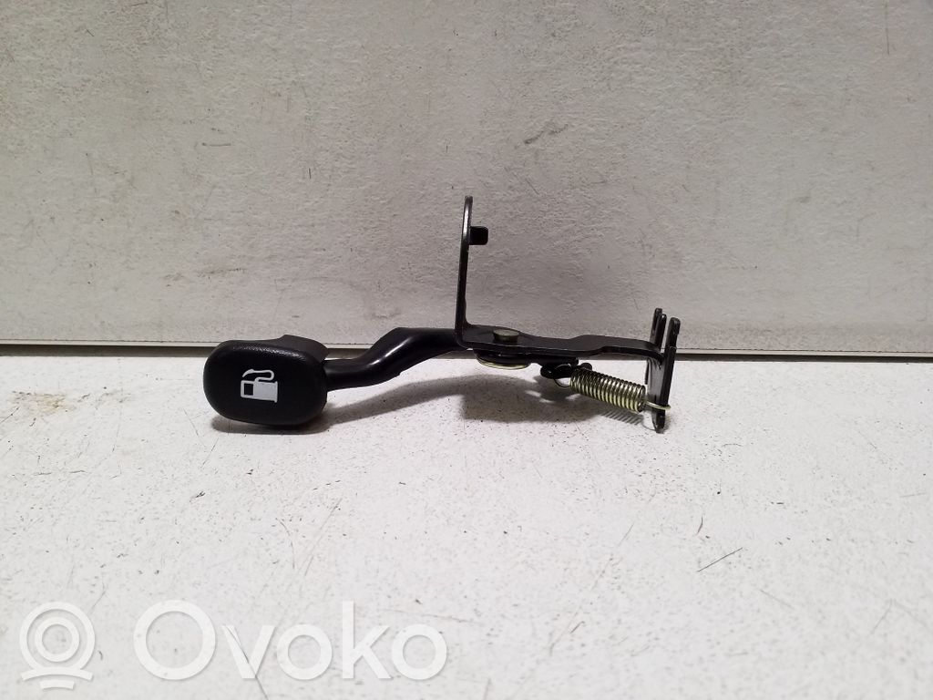 Fuel cap release pull handle