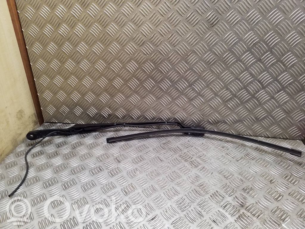 Tesla Model 3 Front wiper blade arm 