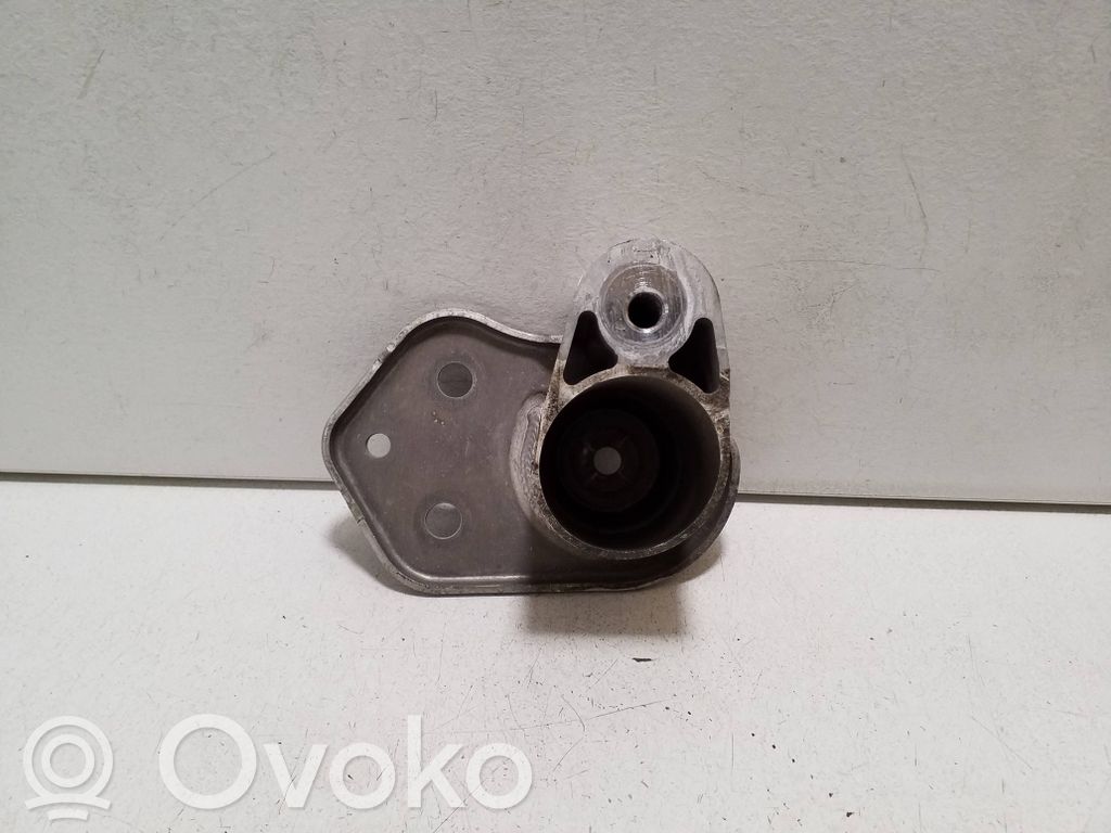 BMW i4 Cits aizmugures šasijas elements 