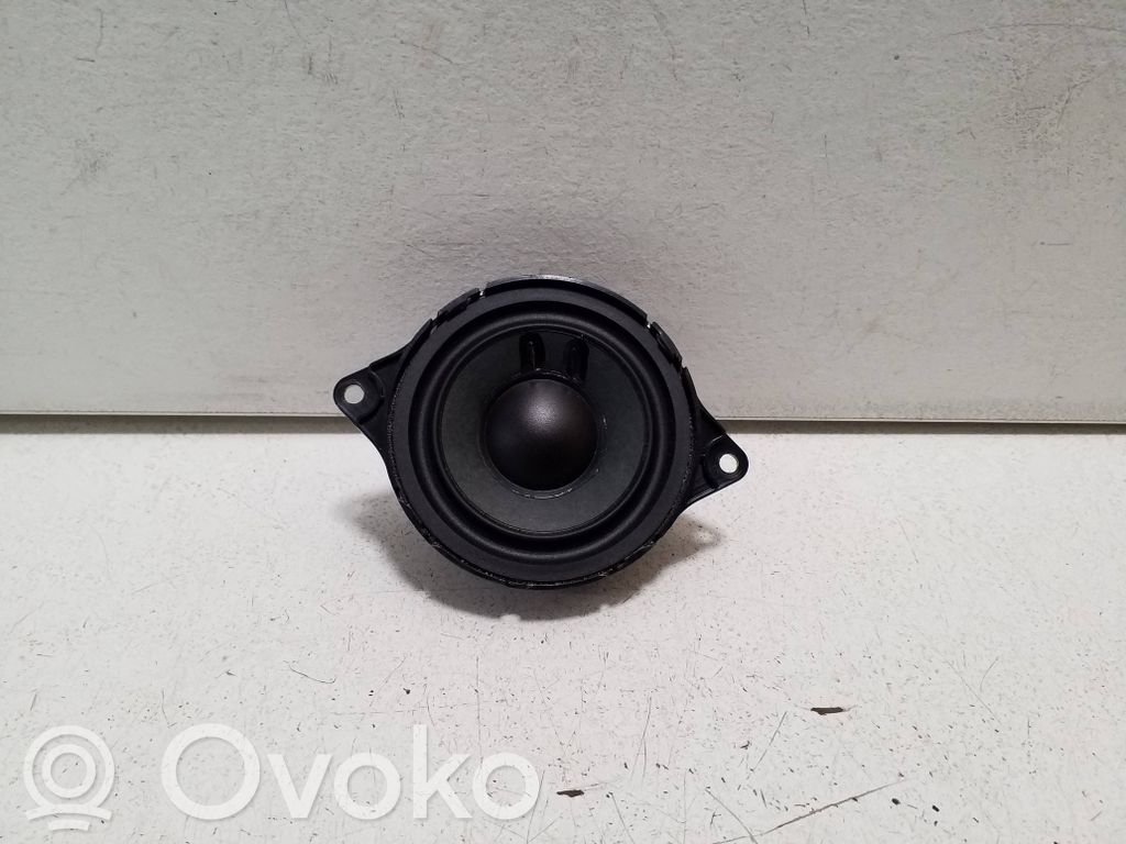 Parcel shelf speaker   8W8035454