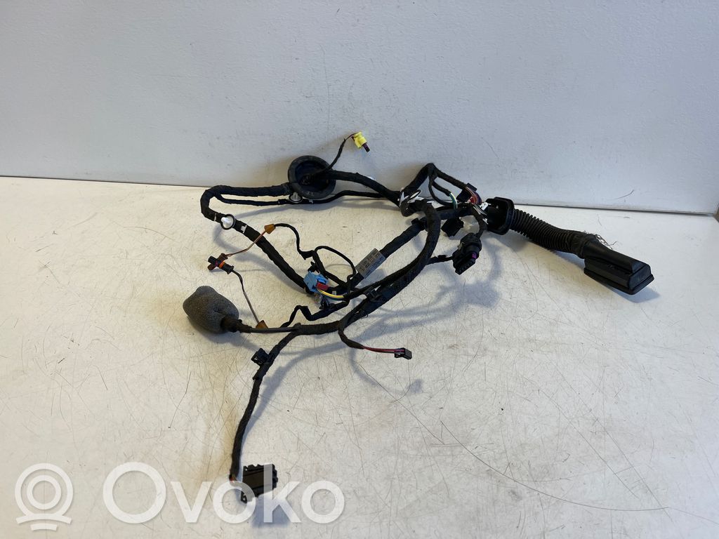 Cableado de puerta delantera   8W8971030