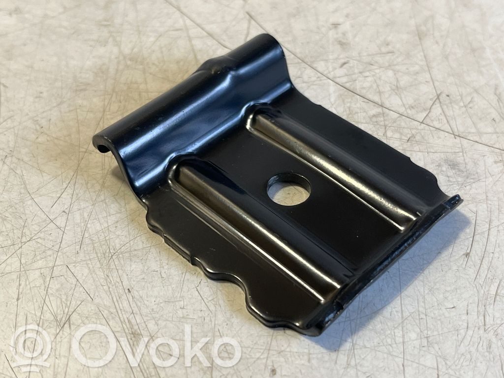Battery bracket