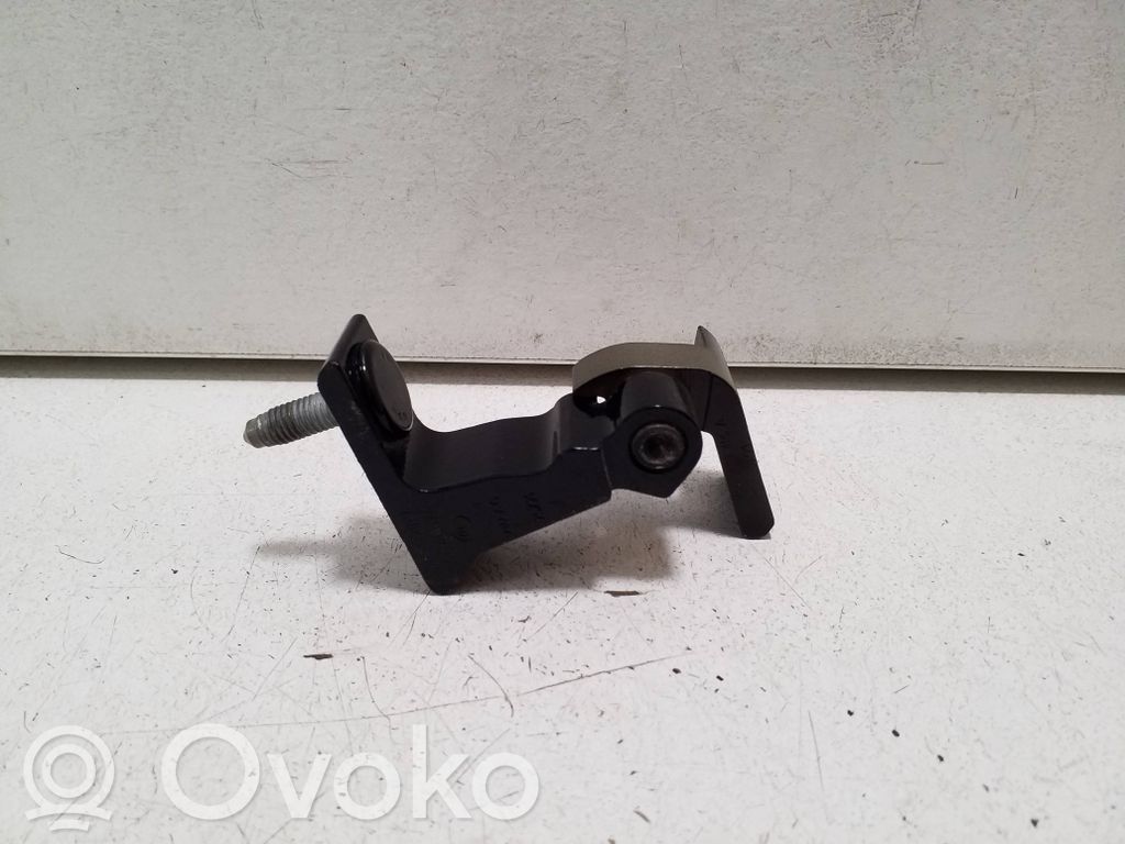Front door lower hinge   8W0831403A,8X4833405A
