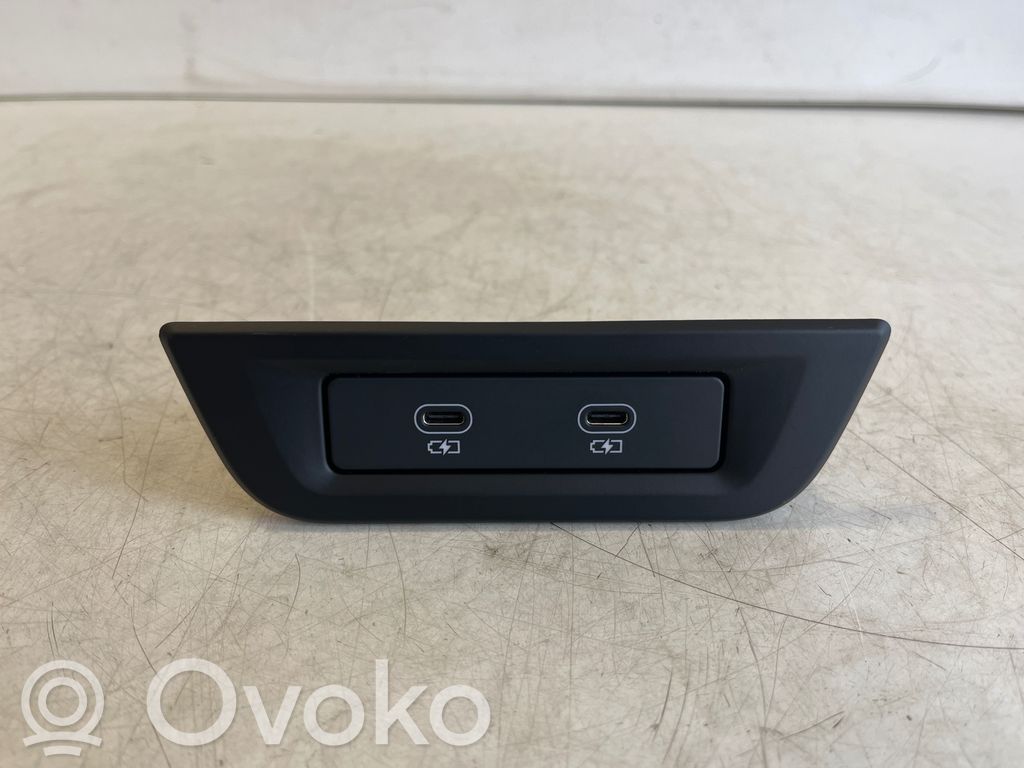 Porsche Taycan 9J1 USB socket connector 