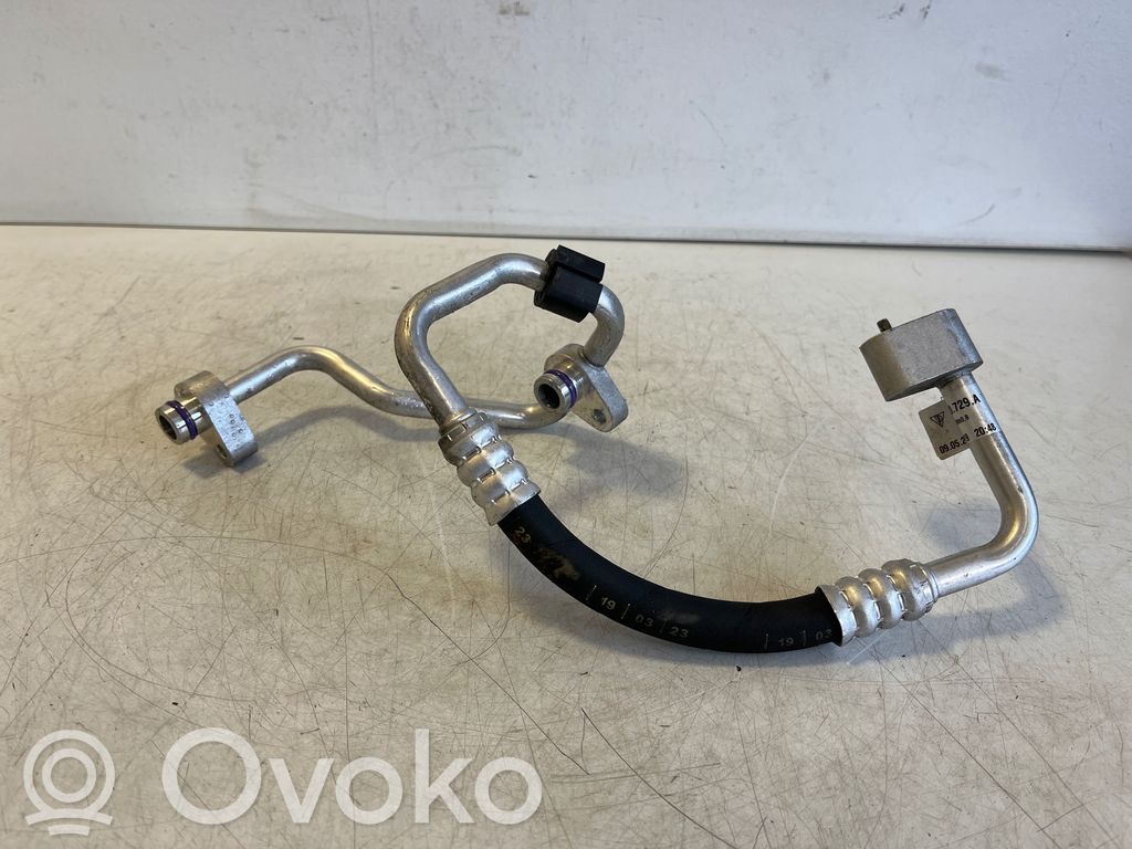 Porsche Taycan 9J1 Ilmastointilaitteen putki (A/C) 
