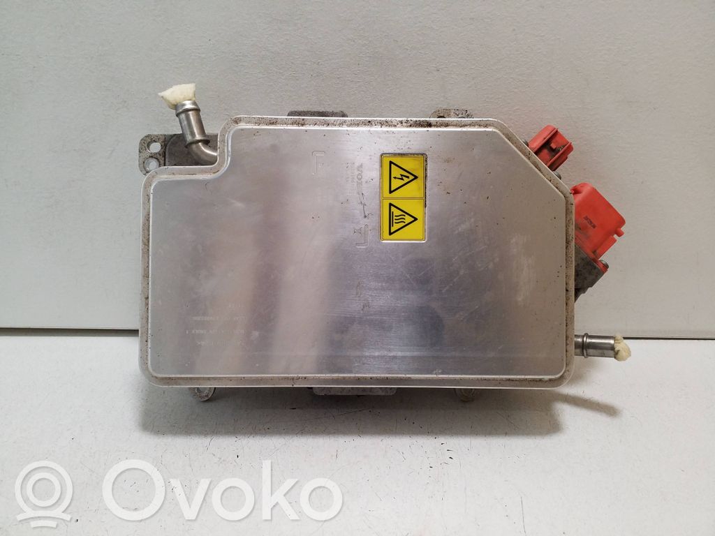 Inversor/convertidor de voltaje   32299861,5FVK13090036