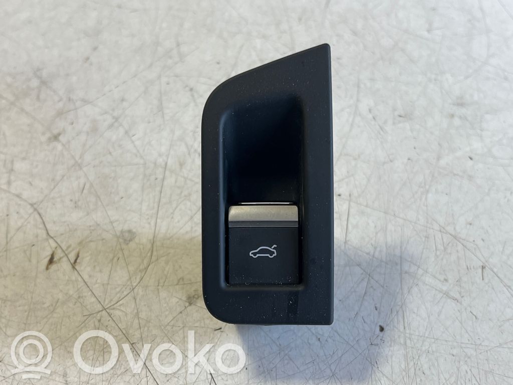 Audi Q7 4M Przełącznik / Przycisk otwierania klapy bagażnika 