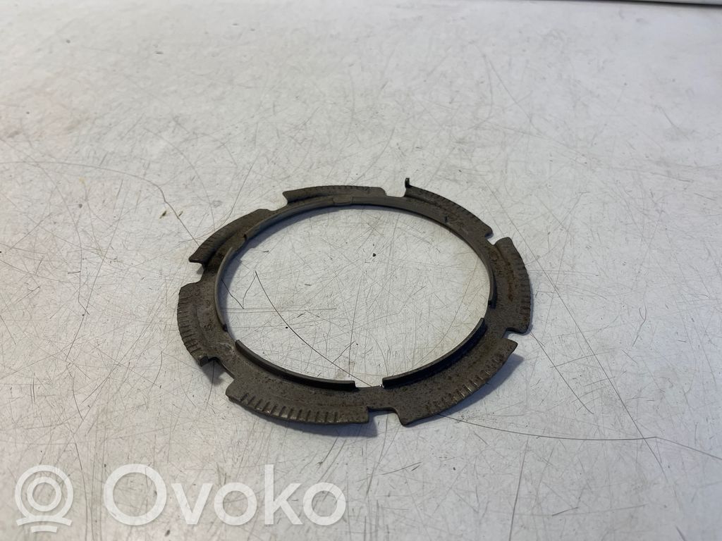 Audi Q7 4M Anello/dado di bloccaggio della vite della pompa del carburante nel serbatoio 