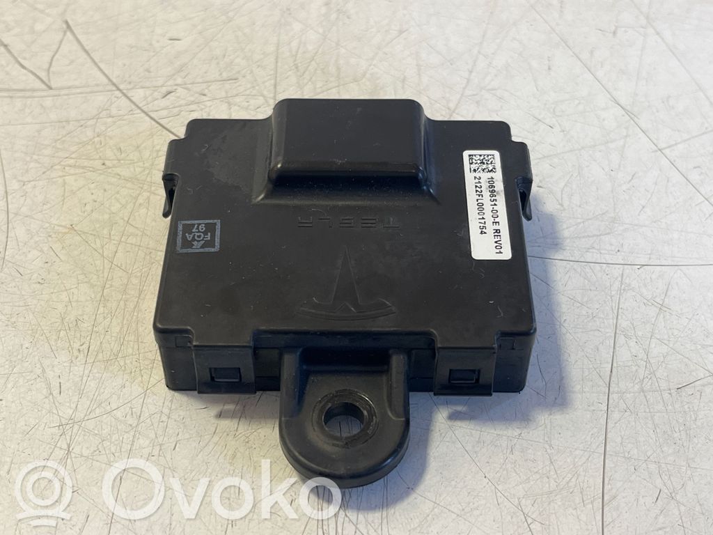 Tesla Model S Unité de commande module de porte 