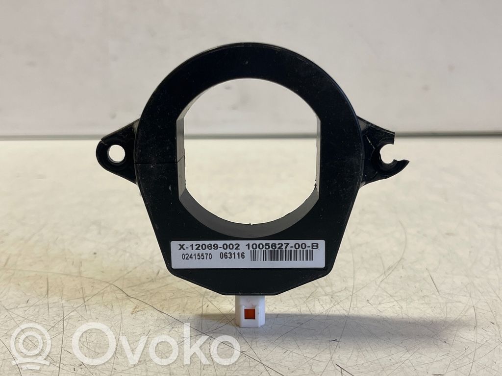 Keyless system antenna   100562700B