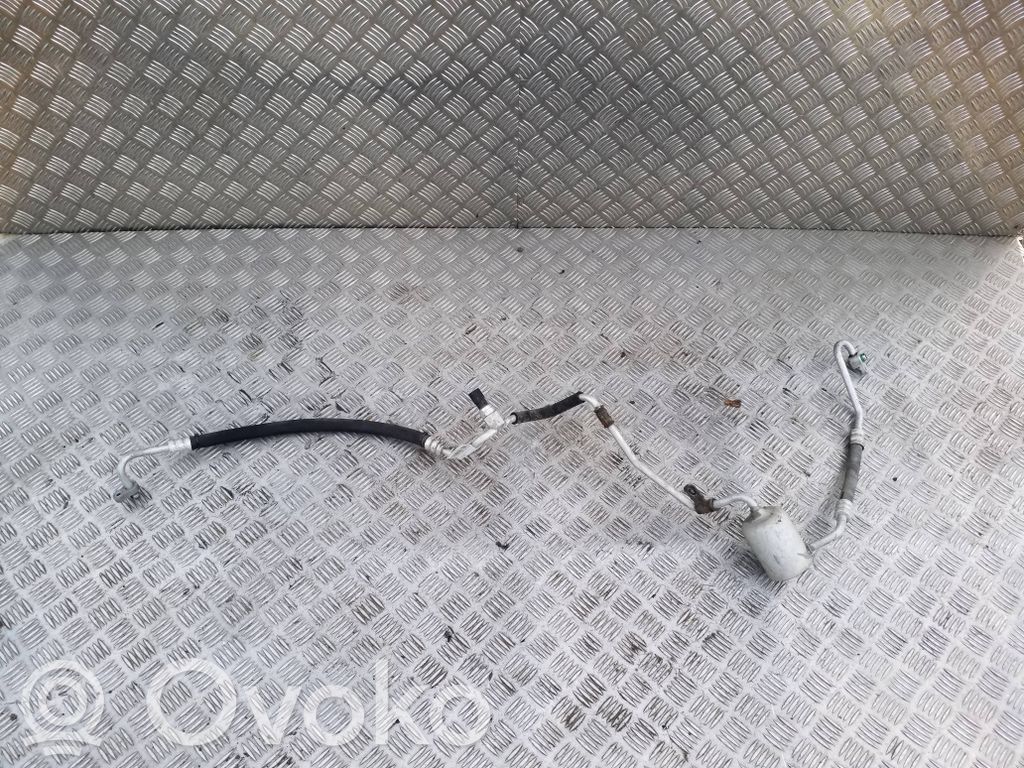 Ilmastointilaitteen putki (A/C)   103167100I