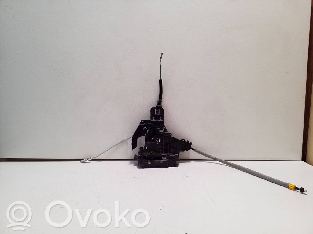 Mercedes-Benz EQC Etuoven lukko 