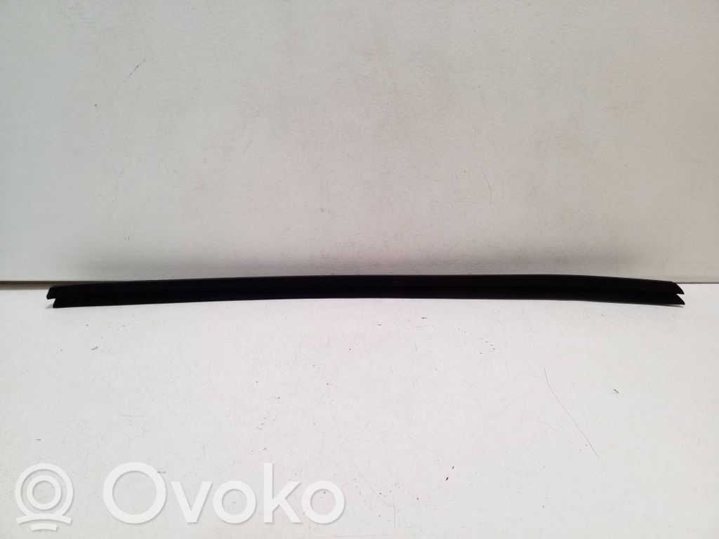 Audi Q2 - Ornament geam ușă față