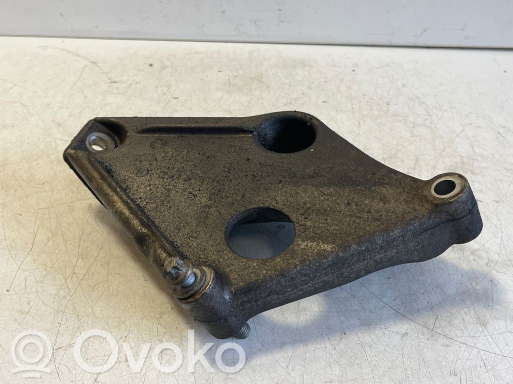 BMW X3 F25 Engine mounting bracket