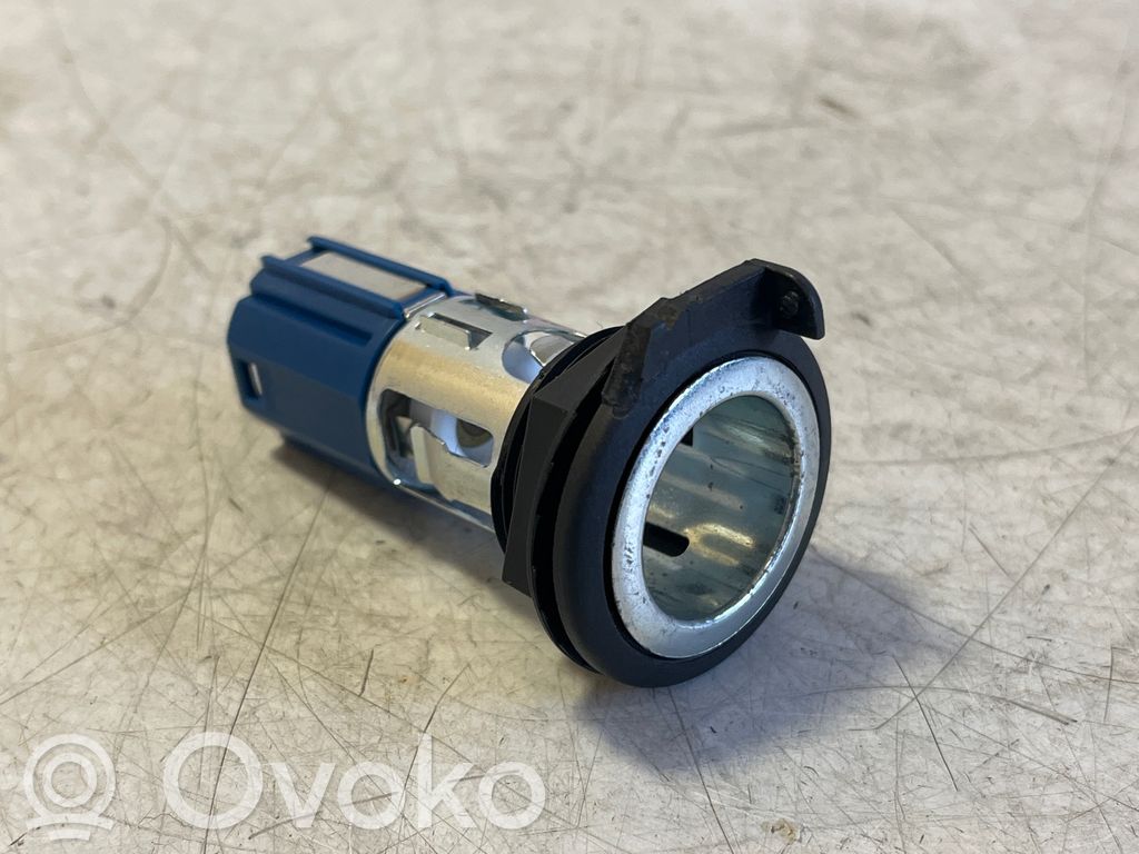 Audi e-tron 12 V ligzda (priekšā) 