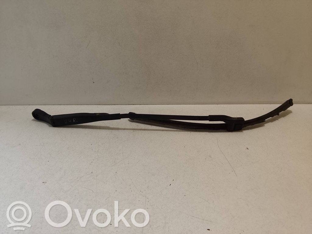 Volkswagen PASSAT B5.5 Brazo del limpiaparabrisas delantero 