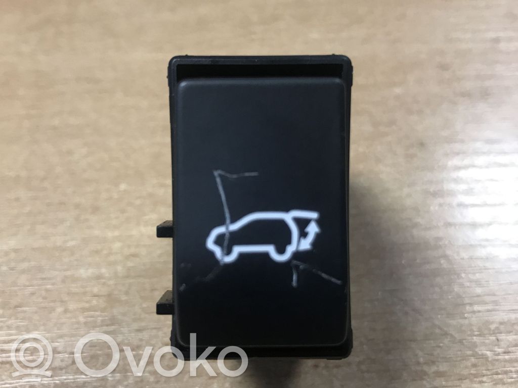 Lexus RX 450H Tailgate opening switch 
