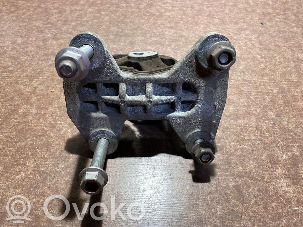 Lexus RX 450H Engine mount bracket 