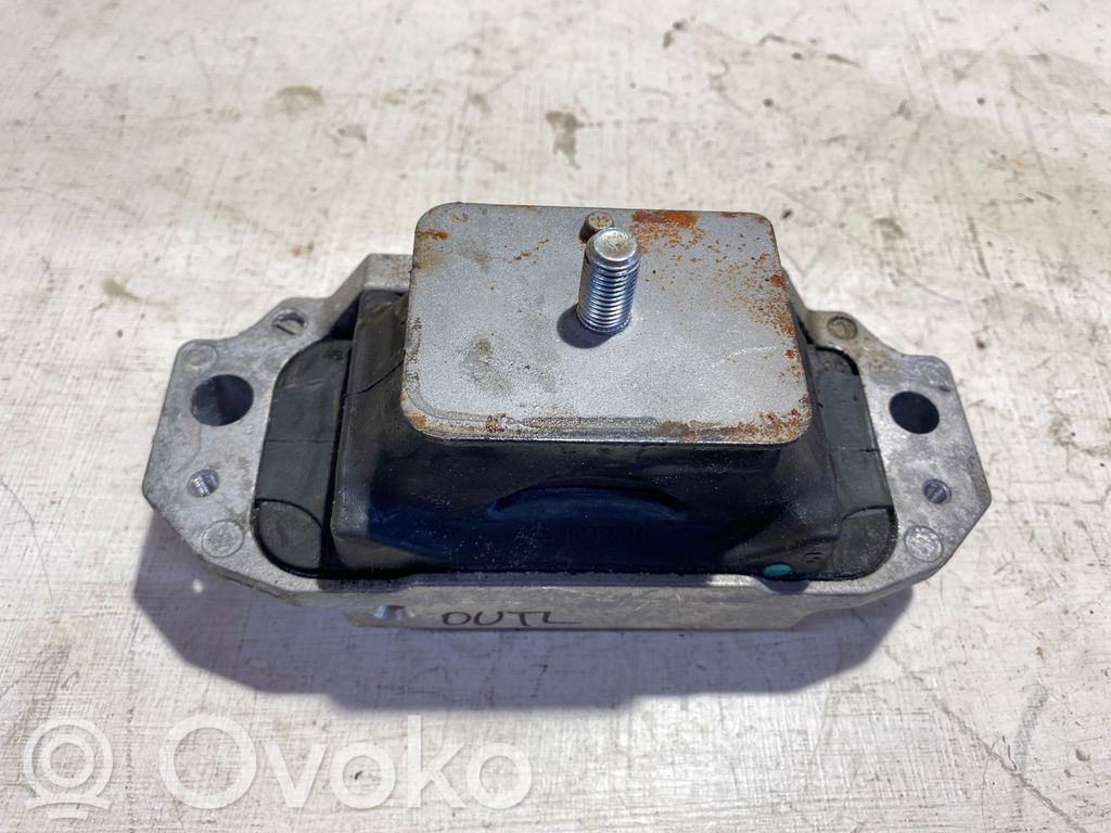 Mitsubishi Outlander Engine mounting bracket 