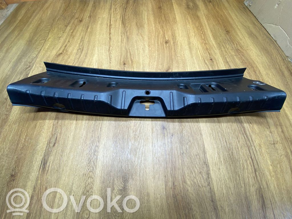 BMW 5 F10 F11 Osłona pasa bagażnika 