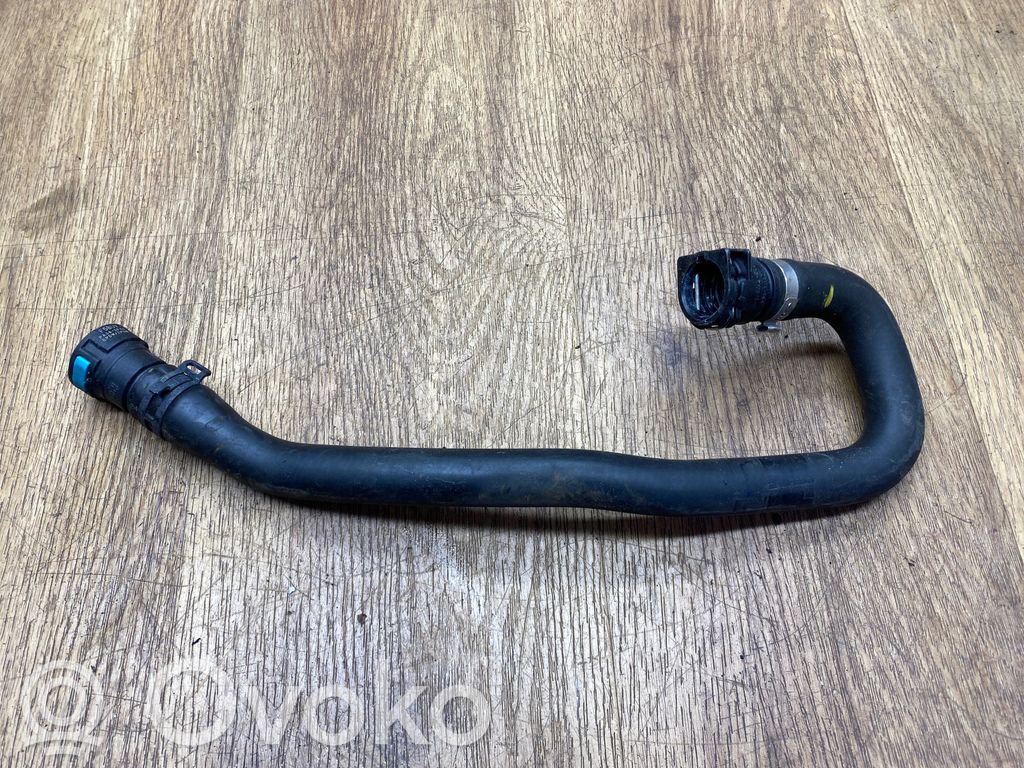 Land Rover Discovery 5 Engine coolant pipe/hose 