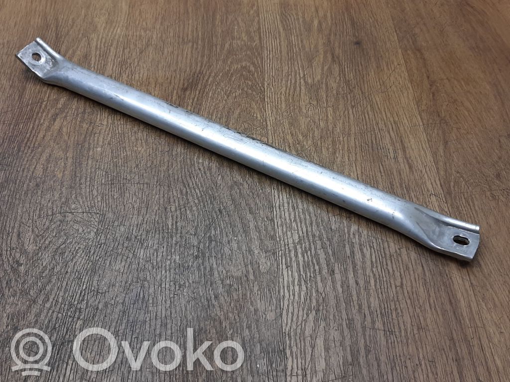 BMW X5 F15 Kita variklio skyriaus detalė 