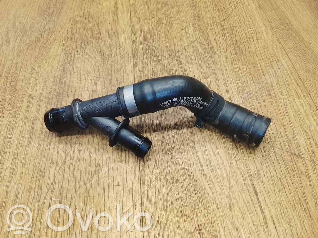 Porsche Macan (95B) Engine coolant pipe/hose 