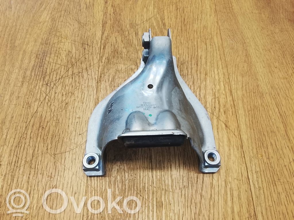 Porsche Macan (95B) Engine mounting bracket 