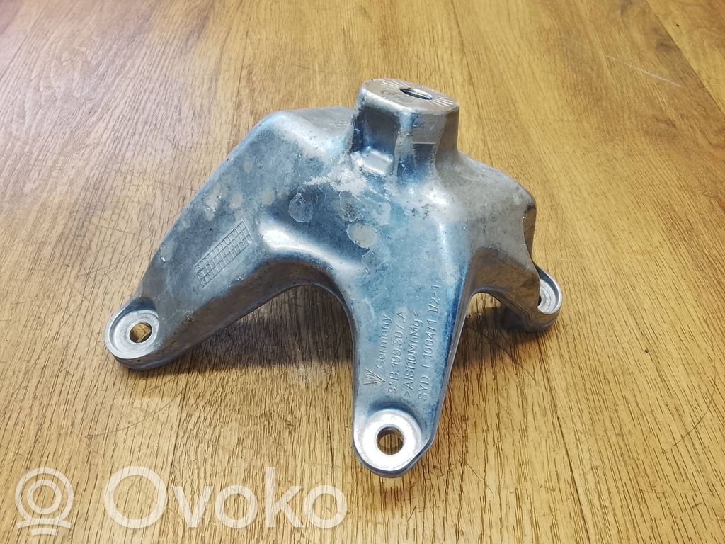 Porsche Macan (95B) Engine mounting bracket 