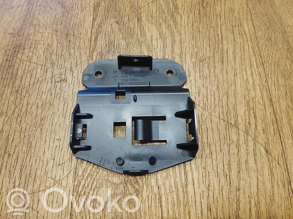 Headlight part   95B907366A