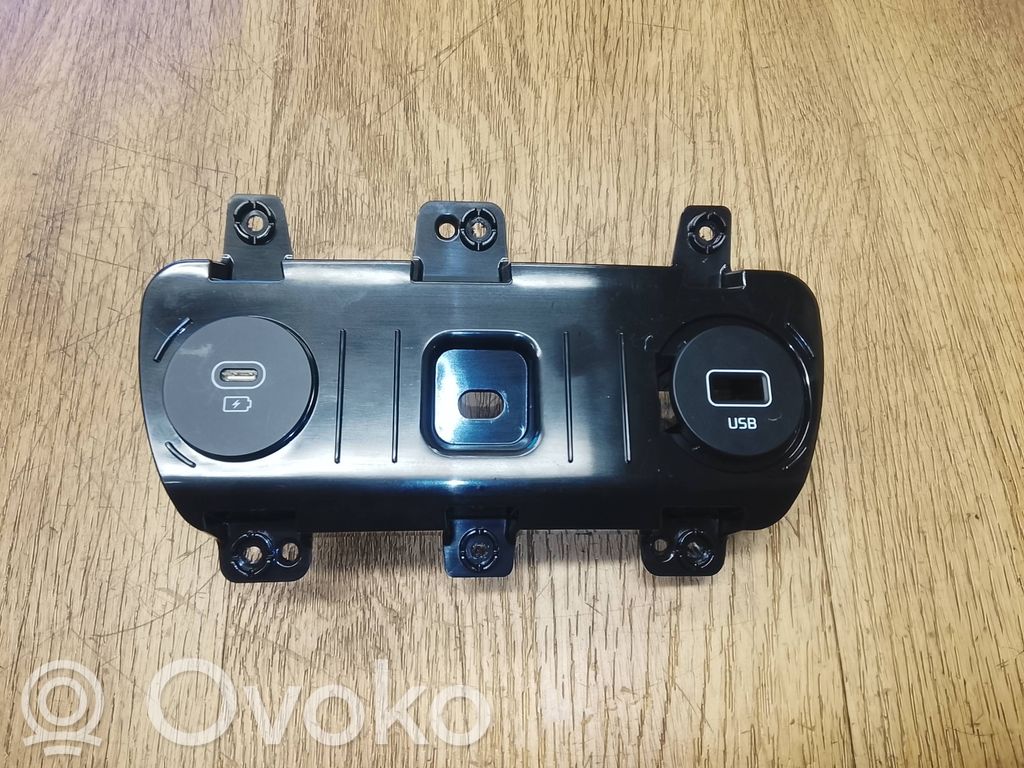 KIA EV6 USB socket connector 