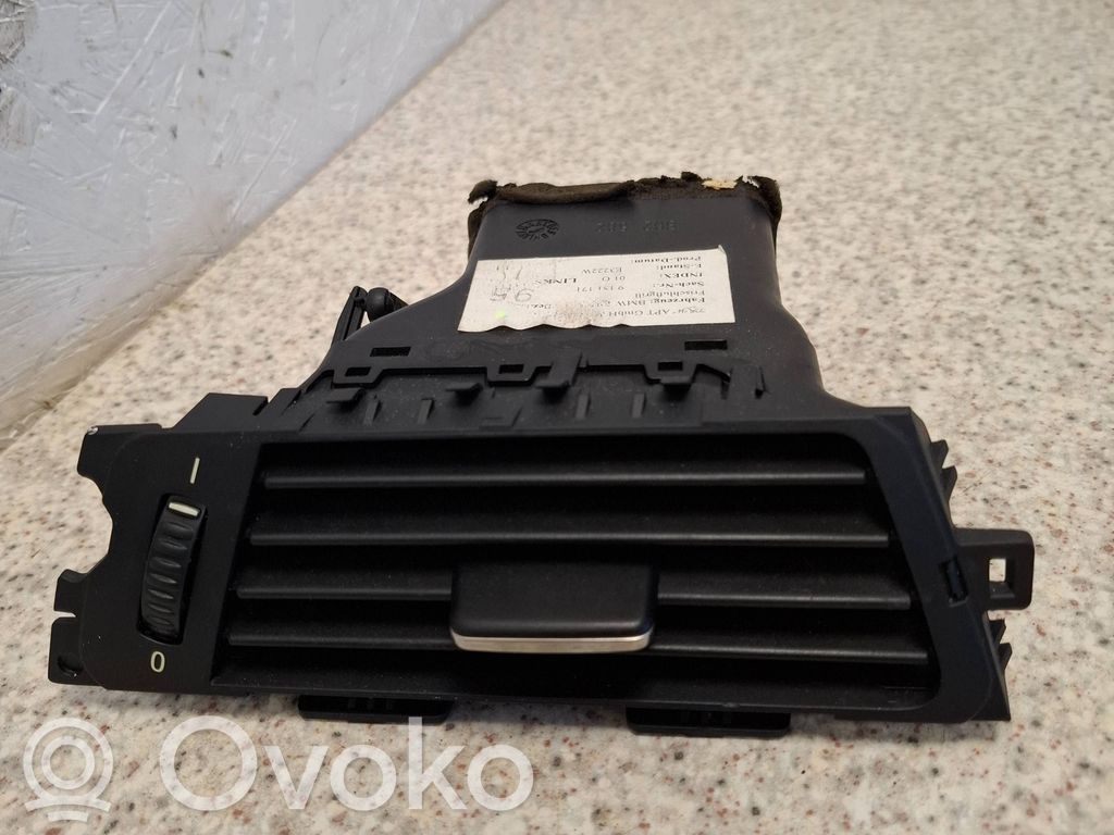 Šoninės oro grotelės   E3222W,9151167,14482110