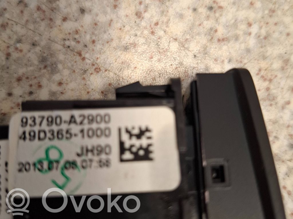 KIA Ceed Hazard light switch 