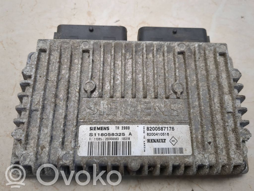 Renault Megane II Engine control unit/module 