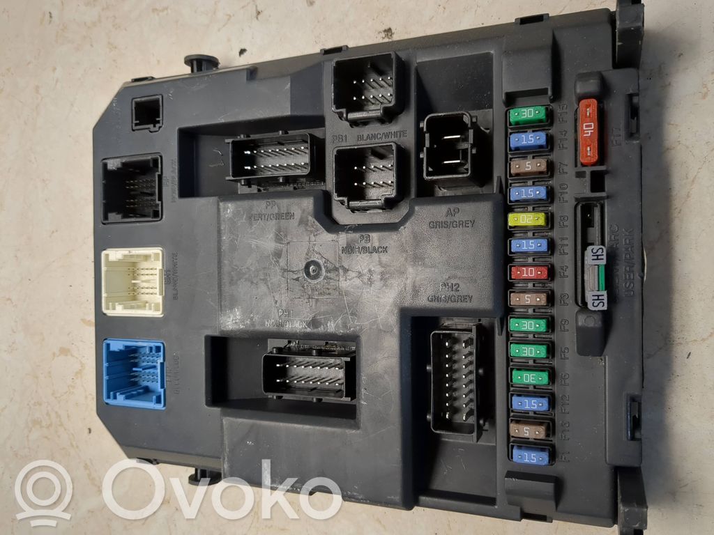 Citroen DS3 Fuse module 