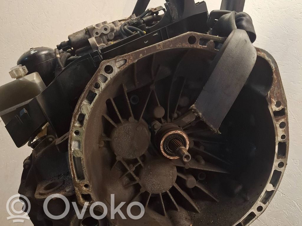 Renault Master III Manual 6 speed gearbox 