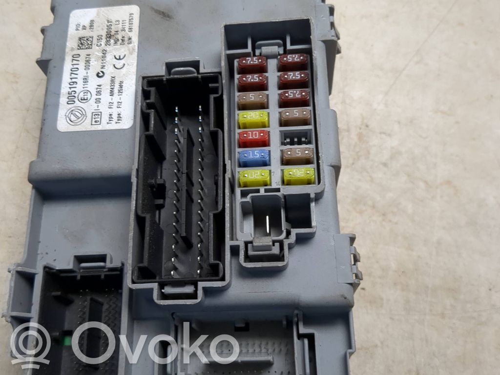 Fiat Doblo Saugiklių dėžė (komplektas) 