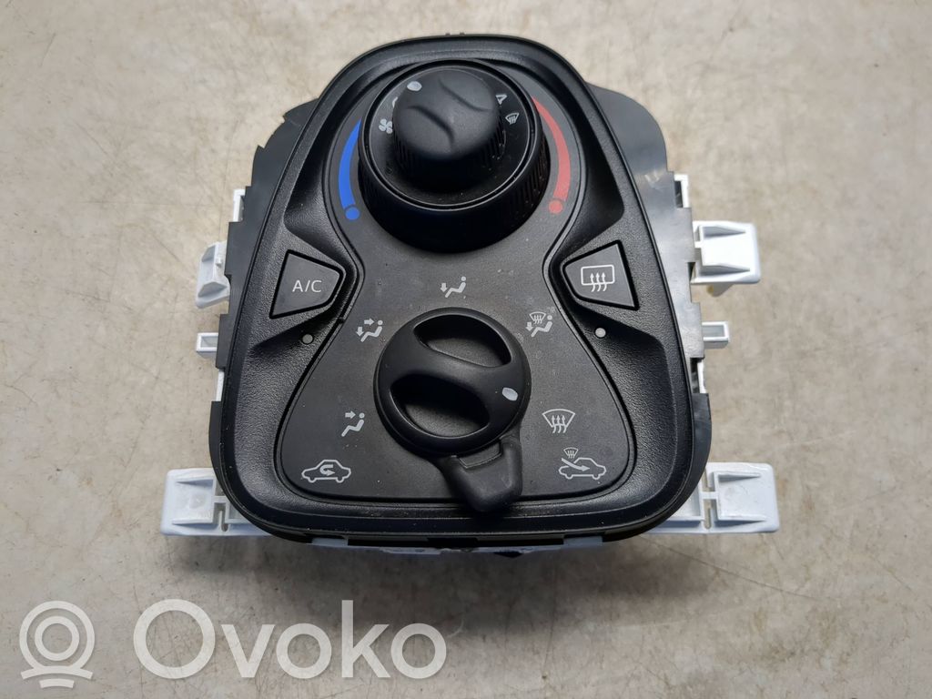 Peugeot 108 Climate control unit 