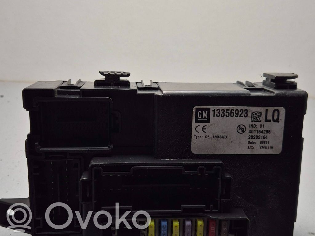 Opel Meriva B Fuse module 
